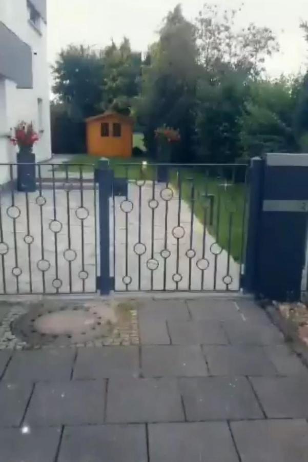 Apartment Mit Schoener, Moderner Einrichtung *
